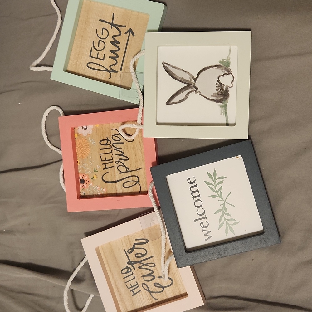 Bullseye playground easter mini signs nwt